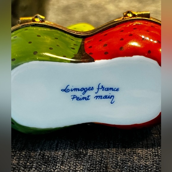 Limoges pears with painted flower inside one of a kind, authentic - Picture 6 of 6